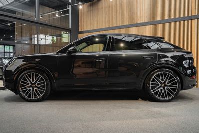 Porsche Cayenne Coupe E-Hybrid  Black Edition