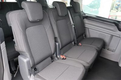 Ford Transit Custom Kombi M1 320 L2H1 Trend A8