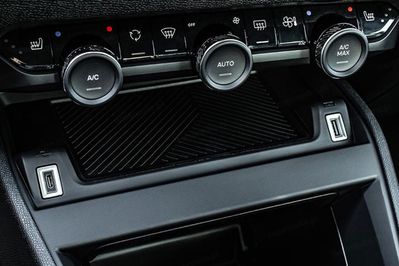 Citroen C4 Plus eDCT6 1.2 mHEV