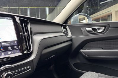 Volvo XC60 B4 D AWD Momentum Pro