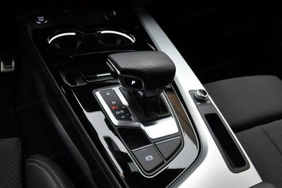 Audi A4 35 TDI mHEV S Line S tronic