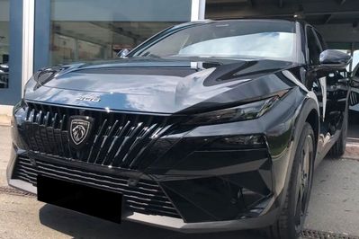 Peugeot 408 GT S&S e-DCS6 1.2 PureTech mHEV