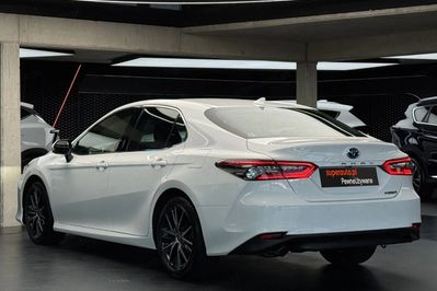 Toyota Camry 2.5 Hybrid Executive CVT