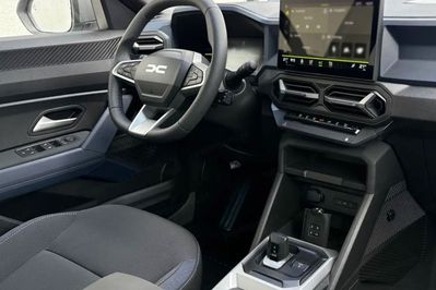 Dacia Bigster Expression 1.8 Full Hybrid