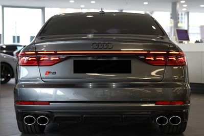 Audi A8 S8 TFSI quattro