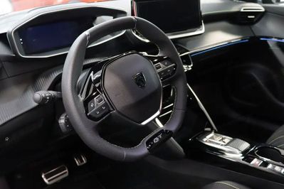 Peugeot 2008 GT mHEV  e-DCS6
