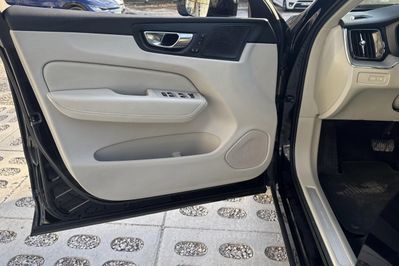 Volvo XC60 T6 Plug-In Hybrid AWD Plus Bright