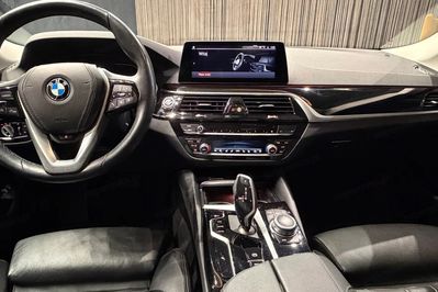 BMW Seria 5 530i GPF xDrive sport-aut
