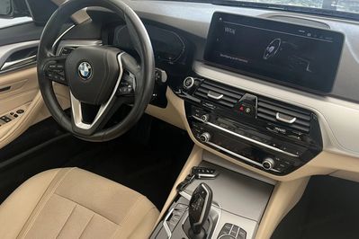 BMW Seria 5 520D Mhev