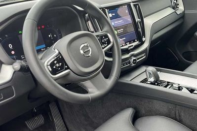 Volvo XC60 B4 D AWD Plus Dark aut