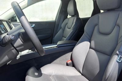 Volvo XC60 B5 B AWD Plus Dark