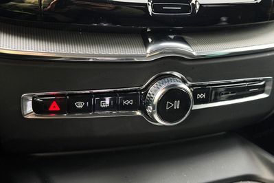 Volvo XC60 T6 Plug-In Hybrid AWD Ultra Dark aut