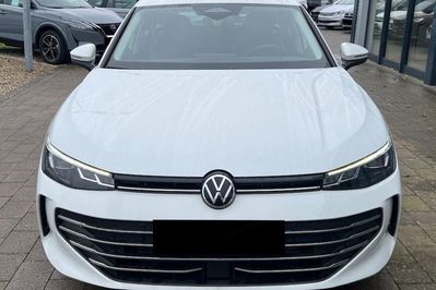 Volkswagen Passat Business Plus 1.5 TSI mHEV DSG