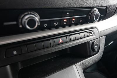 Opel Vivaro Extra Long L2H1 Zabudowa Brygadowa