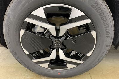 Peugeot 2008 ALLURE 1.2 mHEV e-DCS6