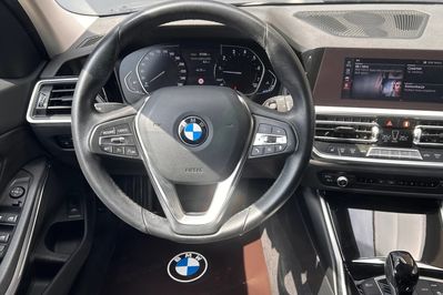 BMW Seria 3 330i xDrive Sport Line aut