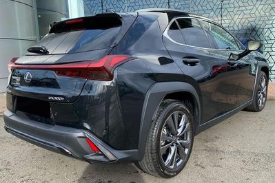 Lexus UX 300h F Sport Design Hybrid Dynamic Force