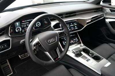 Audi A6 Avant 55 TFSI e quattro S Line