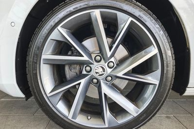 Skoda Superb 2.0 TDI SCR 4x4 Sportline DSG