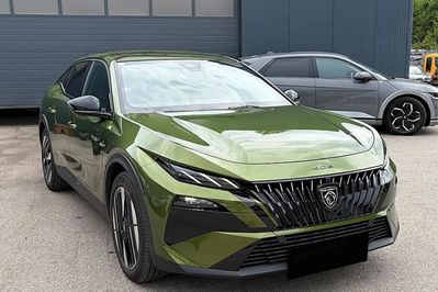 Peugeot 408 GT Exclusive S&S e-DCS6 1.2 PureTech mHEV