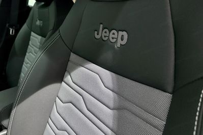 Jeep Avenger Upland 1.2 mHEV 4xe