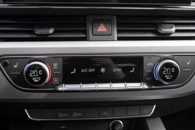 Audi A4 35 TFSI mHEV S tronic