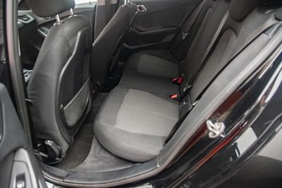 BMW Seria 1 118i Advantage aut