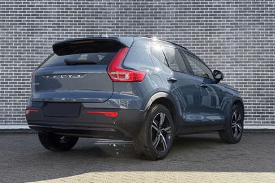 Volvo XC40 B3 Plus Dark