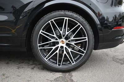 Porsche Cayenne Coupe E-Hybrid Black Edition