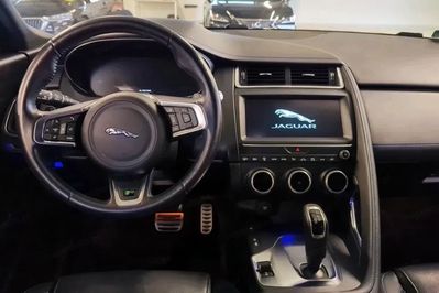 Jaguar E-Pace 2.0 i4P AWD R-Dynamic SE