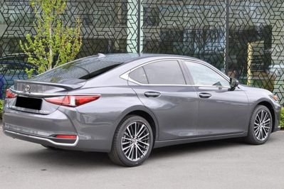 Lexus ES 300h Business Edition 2.5 E-CVT