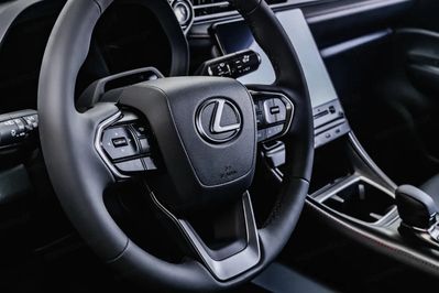 Lexus LBX Emotion 1.5 Hybrid