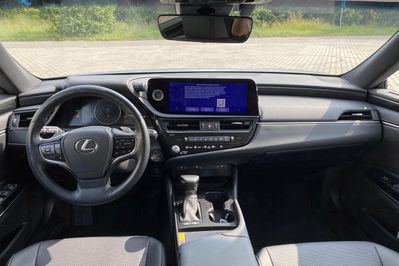 Lexus ES 300h Business Edition