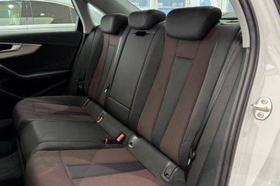 Audi A4 35 TFSI S Line