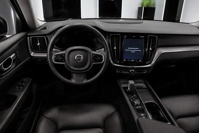 Volvo XC60 B5 B AWD Momentum Pro aut