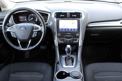 Ford Mondeo 2.0 Hybrid Trend