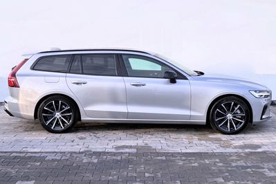 Volvo V60 T6 AWD Plug-In Hybrid Plus Dark