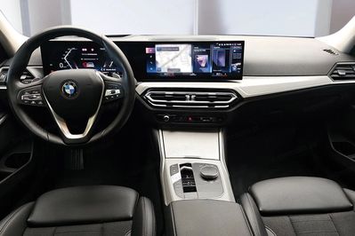 BMW Seria 3 318i aut
