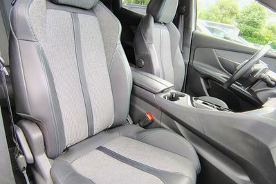 Peugeot 3008 1.2 Puretech Active Pack S&S EAT8