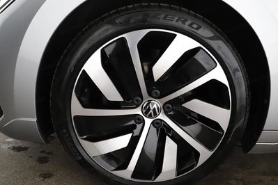 Volkswagen Arteon 2.0 TSI R-Line DSG