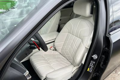 BMW Seria 7 M760e PHEV xDrive Individual Edition sport-aut
