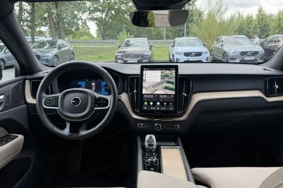 Volvo XC60 B5 B AWD Plus Dark