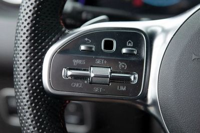 Mercedes GLB 200 4-Matic AMG Line 8G-DCT