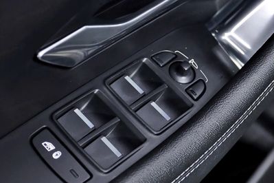 Jaguar E-Pace 2.0 i4P AWD R-Dynamic S