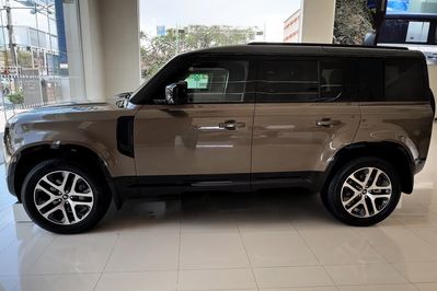 Land Rover Defender 110 D350 X-Dynamic SE