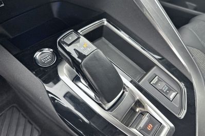 Peugeot 3008 Allure 1.6 Hybrid e-EAT8