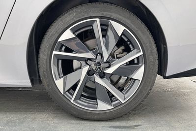 Peugeot 308 Allure 1.6 Hybrid e-EAT8