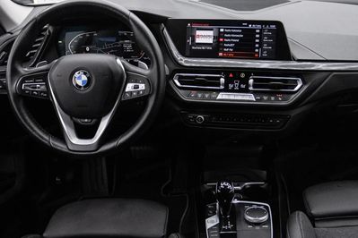 BMW Seria 2 220d xDrive Sport Line aut
