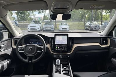 Volvo XC60 B5 B AWD Plus Dark aut