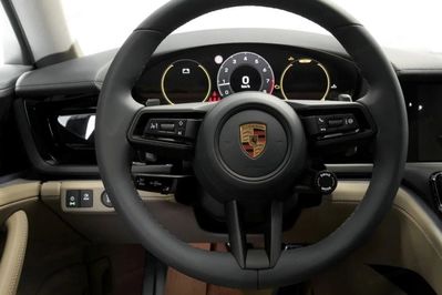Porsche Panamera 4 E-Hybrid
